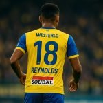 Bryan Reynolds in actie als rechtsachter van Westerlo tijdens een wedstrijd