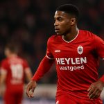 Isaac Babadi in actie bij Royal Antwerp FC tijdens een wedstrijd