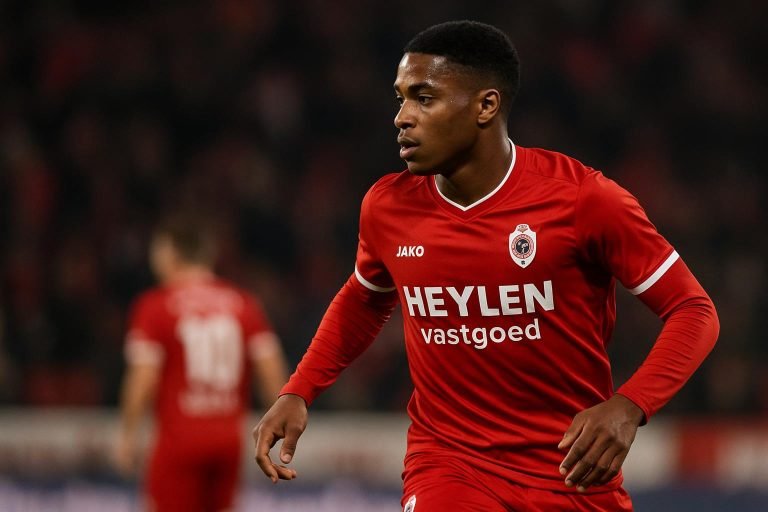 Isaac Babadi in actie bij Royal Antwerp FC tijdens een wedstrijd