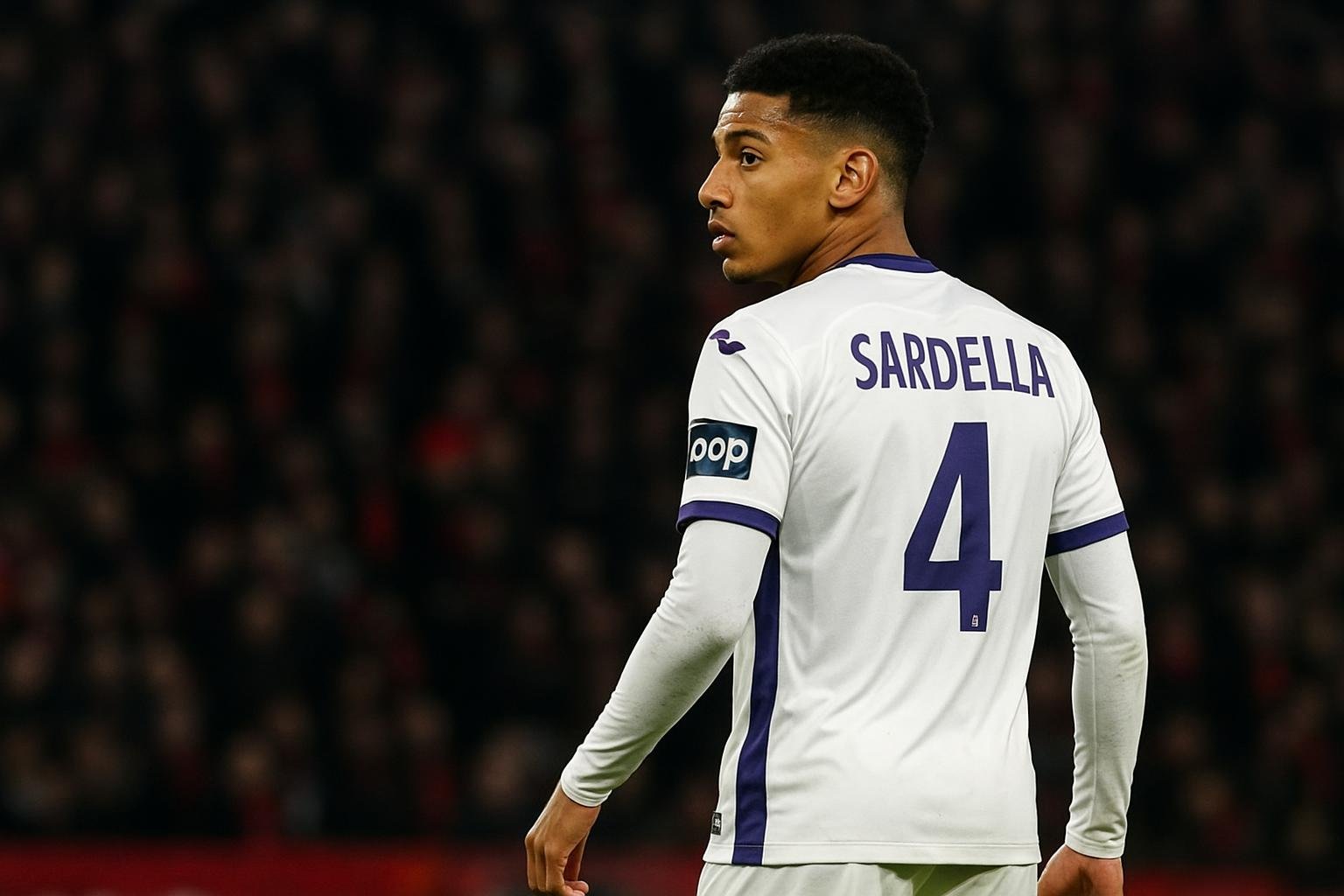 Killian Sardella in actie voor RSC Anderlecht tijdens een uitmatch op Antwerp