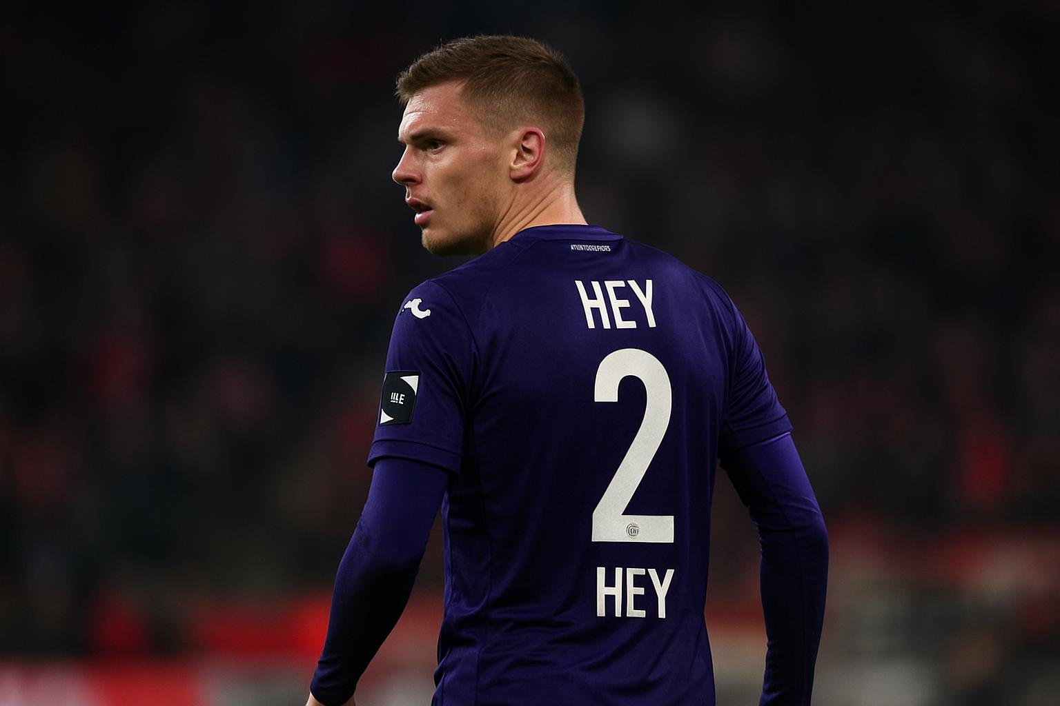 Lucas Hey in actie voor RSC Anderlecht tijdens de uitmatch bij Antwerp
