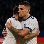 Luka Vušković in actie als verdediger bij Hamburger SV