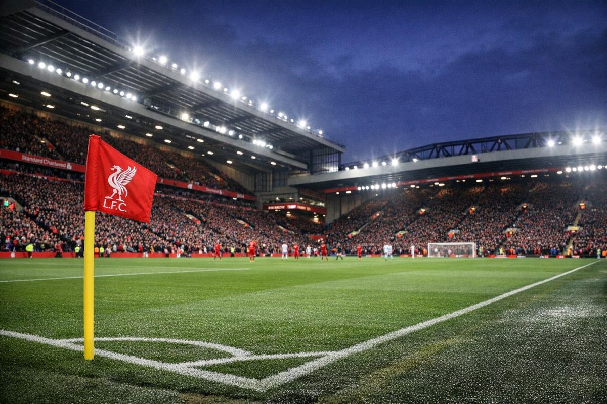 Overzicht van Anfield met zicht op het veld en tribunes tijdens een wedstrijd