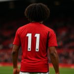 Joshua Zirkzee van Manchester United tijdens een wedstrijd, in transfercontext