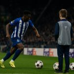 Trainer van FC Porto langs de zijlijn tijdens een Europa League-wedstrijd