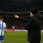 Rik De Mil langs de zijlijn tijdens Standard tegen KAA Gent