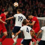 Spelmoment uit Bayern München tegen FC Augsburg in het stadion in München