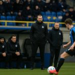 Bart Verhaeghe en Ivan Leko van Club Brugge langs de zijlijn tijdens een wedstrijd