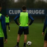 Training bij Club Brugge met spelers op de achtergrond, in aanloop naar het duel met Marseille