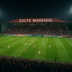 Overzicht van het stadion van Zulte Waregem in de avond