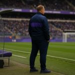 Besnik Hasi langs de zijlijn bij RSC Anderlecht tijdens een wedstrijd