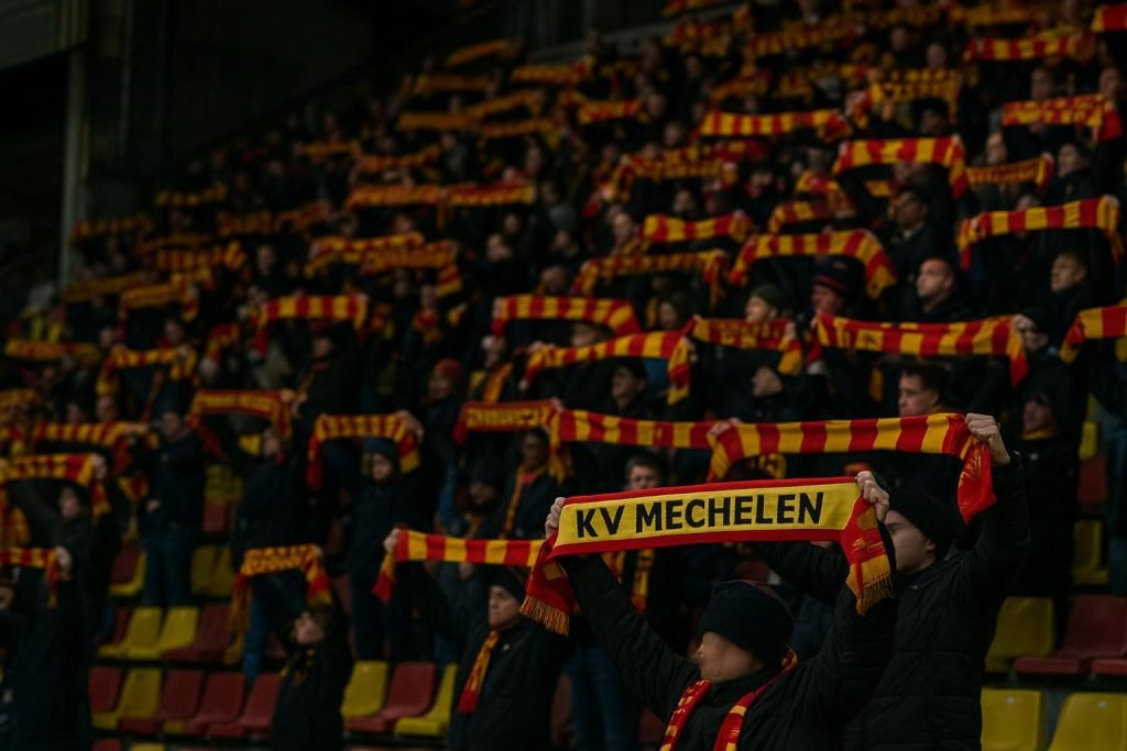 kv-mechelen-lauberbach-venezia-akkoord Supporters van KV Mechelen in het stadion tijdens een wedstrijd