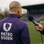 Radja Nainggolan in tenue van Patro Eisden tijdens een interviewmoment