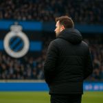 Ivan Leko van Club Brugge tijdens een moment langs de zijlijn in winterse context.