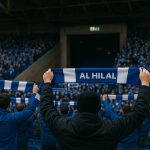 Transfersfeer rond Al Hilal met stadion op de achtergrond en geen herkenbare gezichten