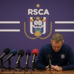 Besnik Hasi tijdens een persmoment bij RSC Anderlecht