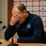 Roberto De Zerbi tijdens een persmoment als trainer van Olympique Marseille
