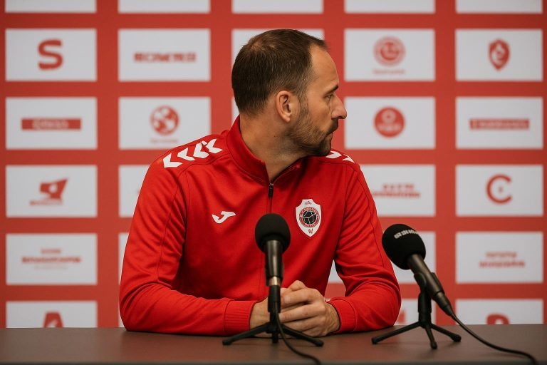 Joseph Oosting van Royal Antwerp FC tijdens een persmoment in aanloop naar een wedstrijd