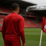 Liverpool-omgeving met focus op een rechtsbackpositie zonder herkenbare gezichten