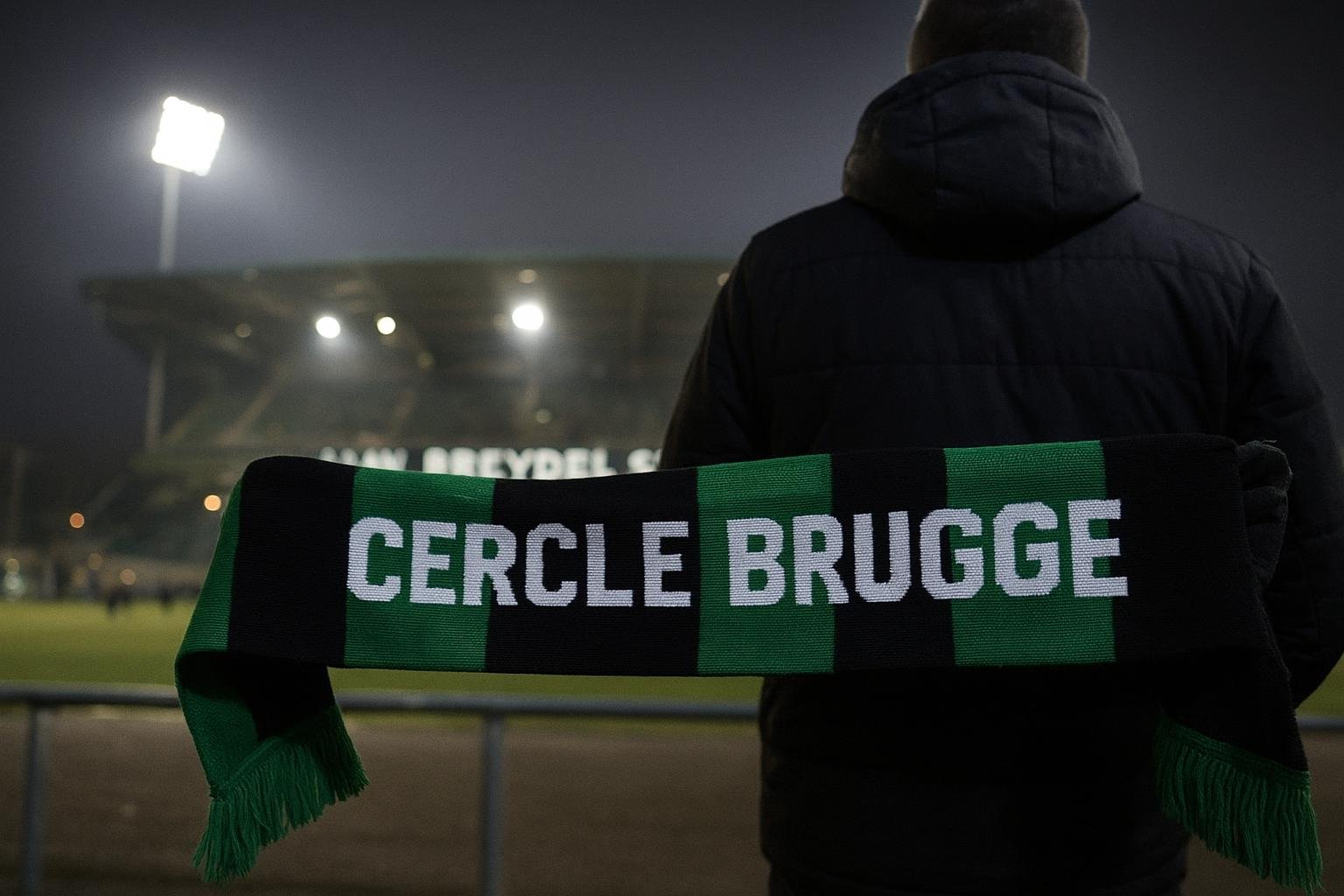 Sfeervol beeld van het Jan Breydelstadion bij Cercle Brugge in transfercontext