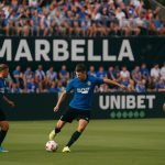 Spelers van Club Brugge trainen op een veld tijdens winterstage
