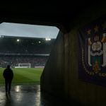Stadionomgeving van RSC Anderlecht met zicht op spelersgang