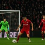 Verdedigende actie van Royal Antwerp FC tijdens een wedstrijd