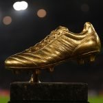 Abstract beeld rond een individuele voetbalprijs met gouden trofee