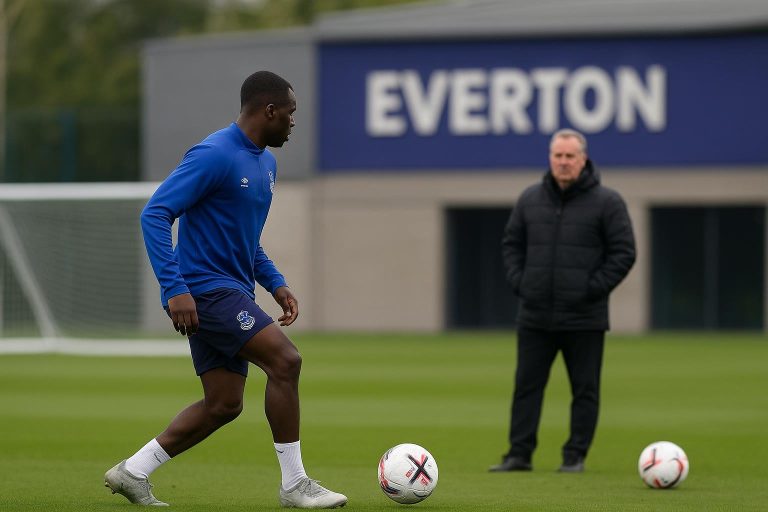 Everton-spelers op training terwijl de club een extra spits overweegt