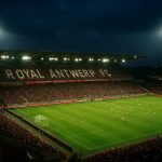 Stadion van Royal Antwerp FC in avondlicht met onzekere sfeer rond de toekomst