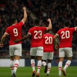 Spelmoment bij AZ tegen Ajax in de KNVB Beker, met AZ-spelers die vieren na een doelpunt