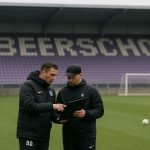 Algemeen beeld van Beerschot-staf tijdens training op het veld