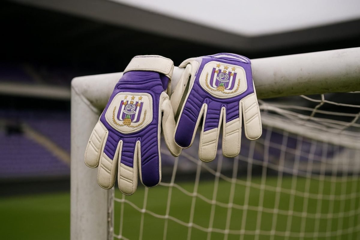 Een doelman in training, als illustratie bij het gerucht rond Anderlecht en Justin Heekeren.