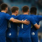 Spelers van KAA Gent vieren na de wedstrijd in het stadion