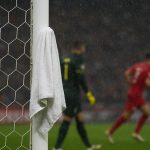 Bizar incident naast het doel tijdens de Afrika Cup-finale in de regen