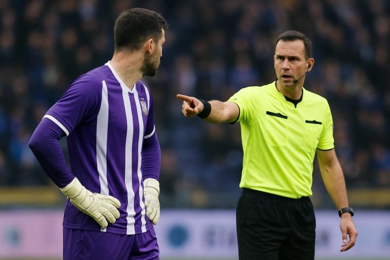 Colin Coosemans van RSC Anderlecht na een discutabele penaltyfase tegen KAA Gent