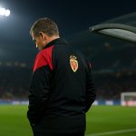 Sébastien Pocognoli bij AS Monaco tijdens een wedstrijdmoment langs de zijlijn