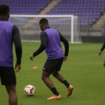 Besnik Hasi in Anderlecht-context tijdens een trainingsmoment, zonder herkenbare gezichten.