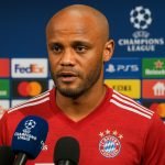 Vincent Kompany, trainer van Bayern München, spreekt met de pers na een Champions League-wedstrijd.