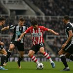 Spelmoment tijdens Newcastle United tegen PSV in het St. James’ Park.