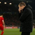 Joseph Oosting langs de zijlijn tijdens Union SG tegen Royal Antwerp FC