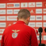 Dodi Lukebakio in Benfica-context tijdens een mediapmoment