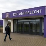 Beeld van het trainingscentrum van RSC Anderlecht op Neerpede in de context van de zoektocht naar een nieuwe sportief directeur.