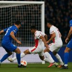 Spelmoment uit Genk tegen Dinamo Zagreb in de Europa League, met doelman in actie