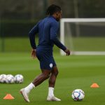Jérémy Doku van Manchester City op training, in aanloop naar zijn terugkeer na een kuitblessure