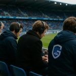 Scouts op de tribune in de Cegeka Arena tijdens KRC Genk tegen Dinamo Zagreb