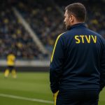 Wouter Vrancken langs de zijlijn als coach van STVV tijdens een wedstrijd