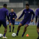 Training van RSC Anderlecht met focus op de defensieve lijn, zonder herkenbare gezichten.