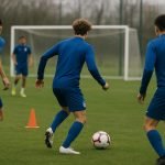 Beeld van de jeugdopleiding van KRC Genk op een trainingsveld