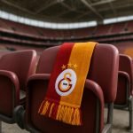 Noa Lang in Galatasaray-context in een stadionomgeving, zonder herkenbare gezichten.